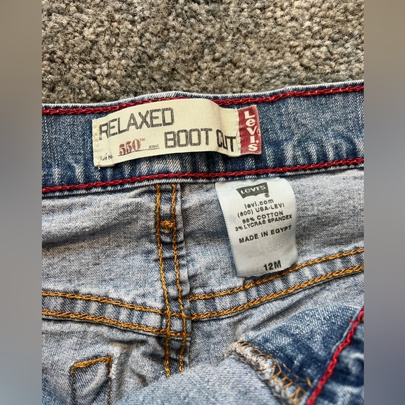 Levi’s 550 Light Wash, Relaxed Bootcut Jeans - Picture 3 of 10